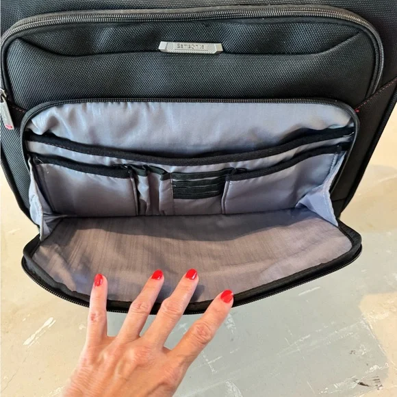 Samsonite Black Rolling Travel‎ Bag - Picture 9 of 13